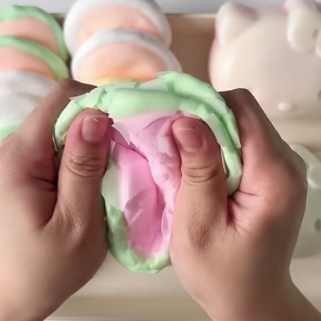 Wax-Cracking Squishy
